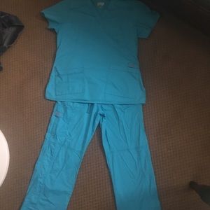 Women’s scrubs